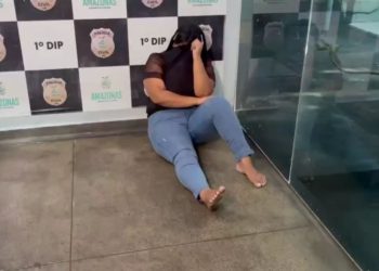 Namorado foge e deixa jovem ser pres4 após furt0 de celular em ônibus no Centro de Manaus