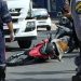 Ao tentar escapar de blitz, motociclista bate em outro e causa acident3 no Armando Mendes