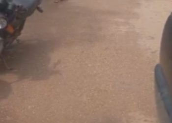 Homem é atr0pel4d0 na estrada por ambulância no meio da estrada em Maués: 'bateu nele e foi embora'