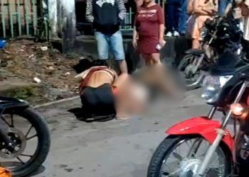 Vídeo: Populares esp4ncam homem que tentou furt4r carnes de restaurante em Manaus