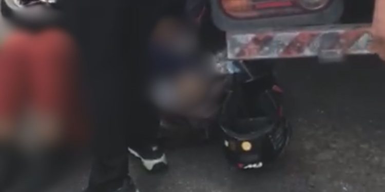 Vídeo: Grávida fica estirada no chão após c0lisão em cruzamento no Zumbi
