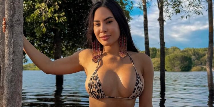 Seguidora critica Isabelle Nogueira por fotos de b1quín1: ‘Era melhor sair n*a’