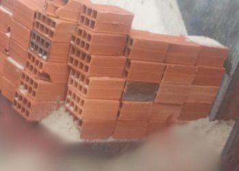 Durante o serviço, pedreiro é abordado e esfaqueado na zona leste de Manaus