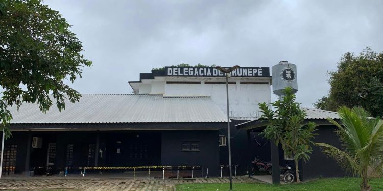 Mundo perdido: Mulher é pr3sa pelo e$tupr0 do filho de 5 anos no interior do Amazonas