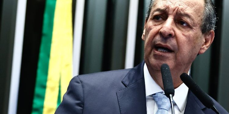 Omar Aziz reafirma compromisso e luta pela reconstrução da BR-319 em discurso que critica decisões que isolam a Amazônia