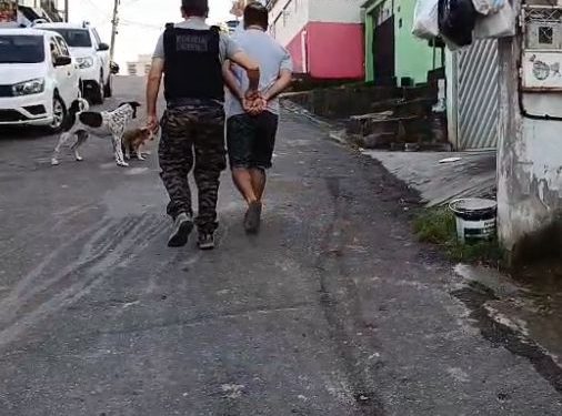 Padrasto foge para Manaus após enteada de 13 anos passar mal ao tomar ab0rtivo dado por ele