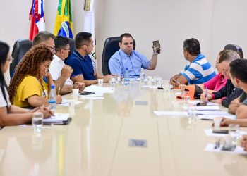 Em reunião com moradores de Presidente Figueiredo, Roberto Cidade confirma início das obras da Rodovia AM-240 após sua articulação