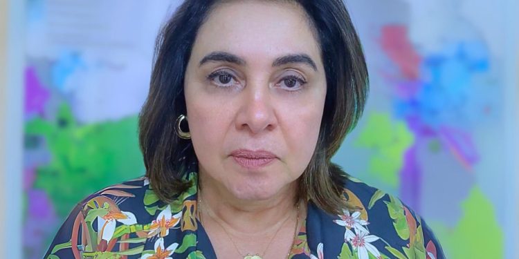 ‘Não existe democracia sem liberdade’, Professora Maria do Carmo denuncia autoritarismo de governos comunistas