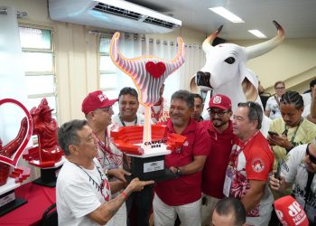 Boi Garantido convoca galera vermelha e branca para festa da vitória em Manaus