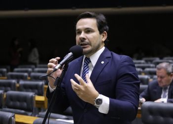 Capitão Alberto Neto cobra celeridade para a BR-319 e defende infraestrutura essencial para o Amazonas e a ZFM