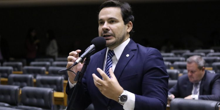 Capitão Alberto Neto cobra celeridade para a BR-319 e defende infraestrutura essencial para o Amazonas e a ZFM