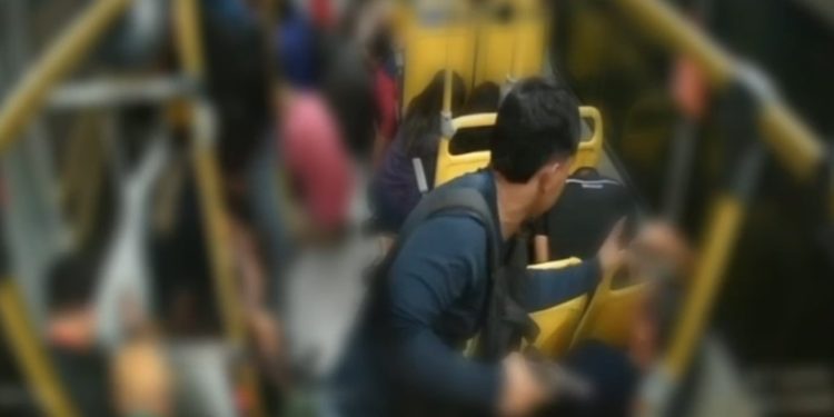 Vídeo: bandid0s invadem linha 320 e ameaçam passageiros de m0rte em Manaus