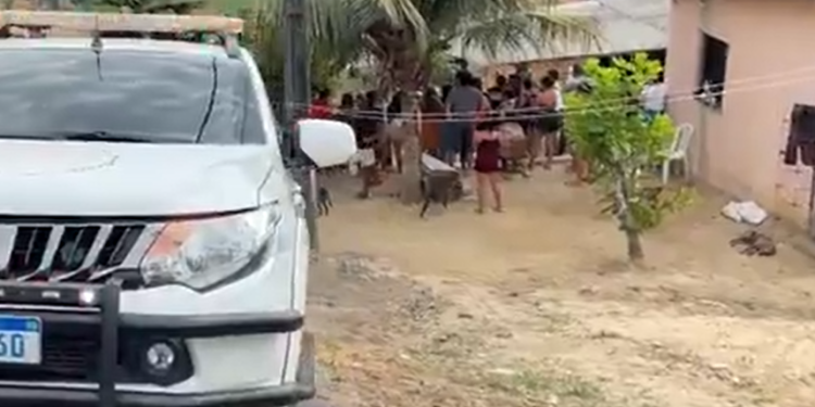 Bizarr0: mulher é encontrada m0rta carb0niz@da dentro de casa no Jorge Teixeira