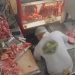 Vídeo: açougueiro é pres0 furtand0 carne no supermercado onde trabalha em Manaus
