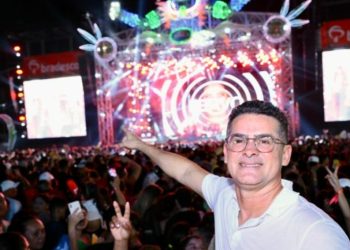 David Almeida ignora mazelas de Manaus e renova contrato de R$ 15,1  milhões para fazer mais festa