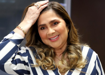 Irmã do prefeito David Almeida é investigada por desvio de R$ 41,8 milhões do Fundeb