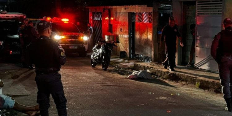 Imagem forte: Eder da Rua Jerusalém é assassinad0 com 20 tir0s pelo c0rpo em Manaus