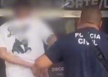 Vídeo: marido ciumento tenta enf0rcar a esposa em cima da cama em Manaus