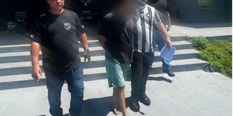 Homem filmado matand0 morador de rua é pres0 em Manaus