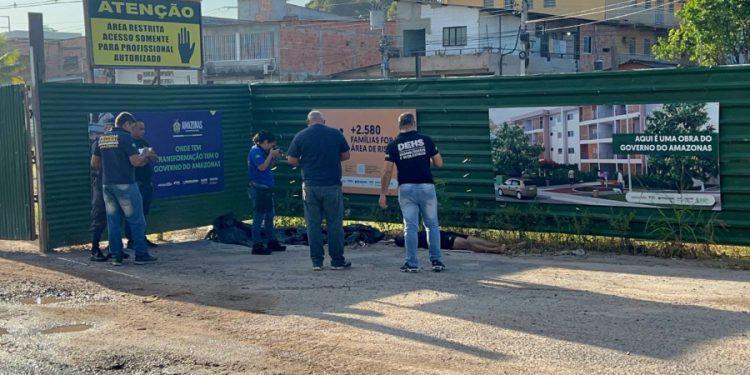 Todo ens@nguentad0, homem é encontrado m0rt0 em rua na Manaus 2000