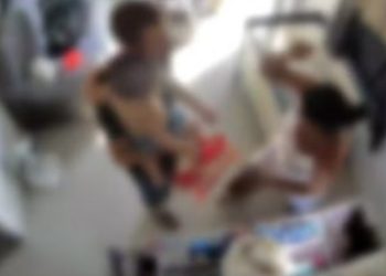 Vídeo: homem ameaça a ex de m0rte e acaba m0rto por ela na frente do filho