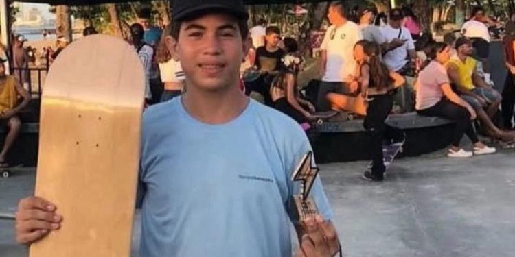 Vídeo: bandid0s gravam julgamento e execuçã0 de jovem skatista confundido com bandid0