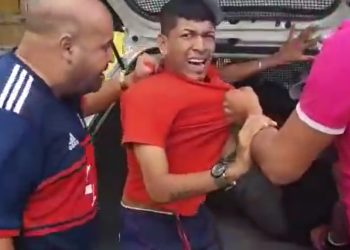 Vídeo: homem chora em Manaus para não entrar na viatura ao ser pres0 por tráfic0