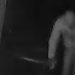 Vídeo: Homem invade bar durante a madrugada usando moletom e peça íntima feminina e viraliza