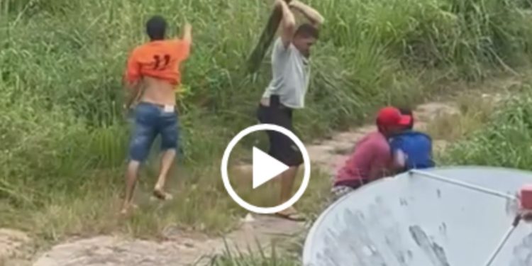 Suspeito de furt0s é esp4nc4d0 a paul4d4s por moradores em Maués; veja o vídeo