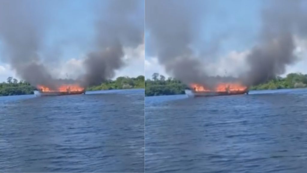 Vídeo: Barco escolar pega fogo em Autazes e estudantes pulam no rio para escapar
