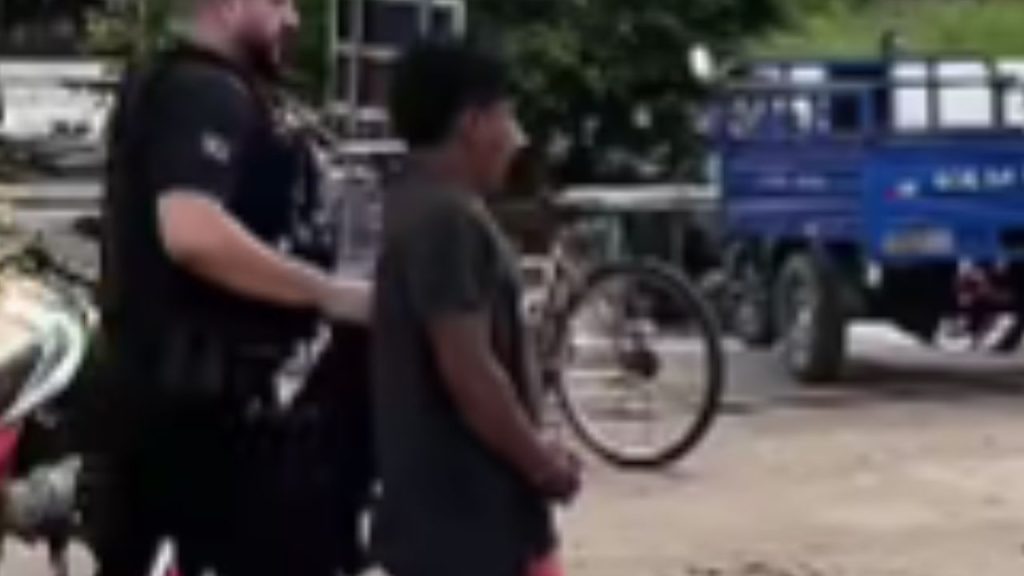 Indígena que tentou f3rir filha com peça de motor após agr3dir a própria mãe é preso no Amazonas