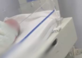 Mãe que lançou bebê pela janela no Mauazinho está presa e vai responder por tentativa de inf4nticídio