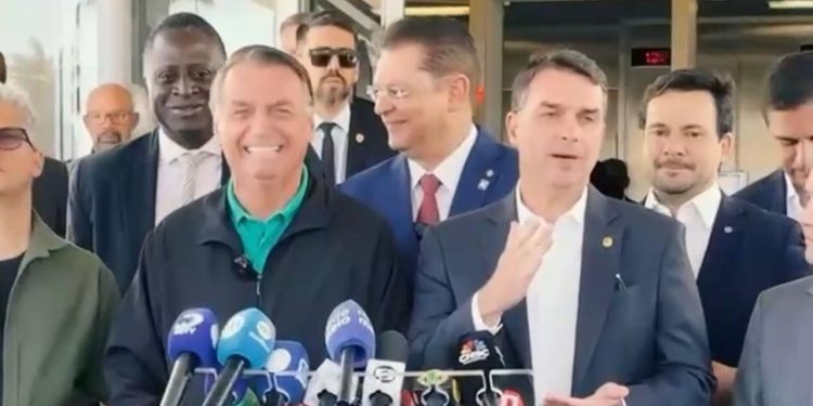 Bolsonaro reafirma Capitão Alberto Neto para o Senado no Amazonas
