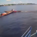Vídeo: Canoas se bat3m no meio do rio e sai jogando passageiros na água em Tefé