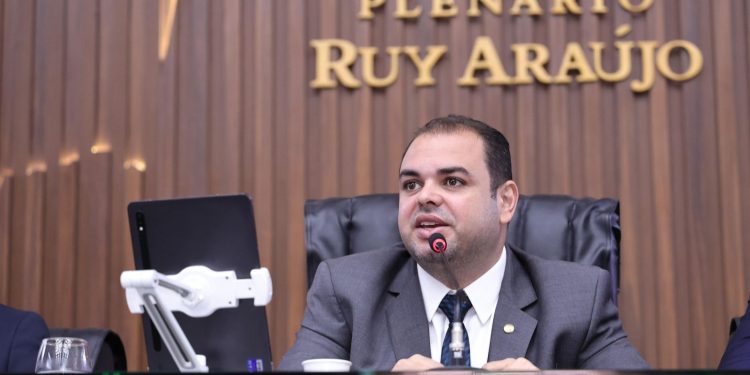 Roberto Cidade propõe protocolo integrado que amplia atendimento a ribeirinhos impactados por cheias e vazantes
