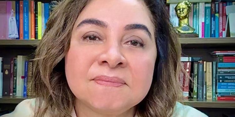 ‘Sou a pedra no sapato da velha política’, afirma Professora Maria do Carmo