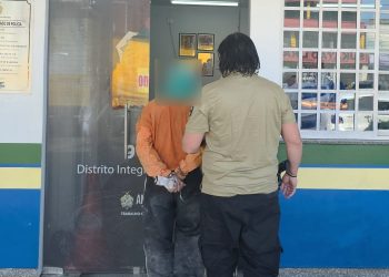 Em Manaus, mãe chega em casa e vê a filha de 13 anos am0rdaçad@ e sendo e$tuprad@