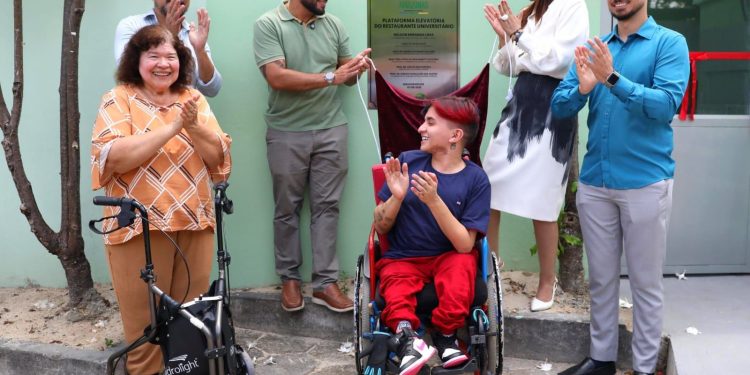 Acessibilidade: UEA inaugura plataformas elevatórias na Escola Normal Superior