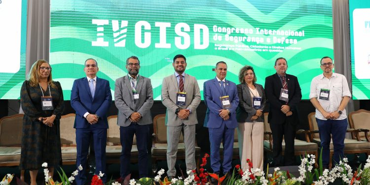 Em Manaus, UEA realiza abertura da programação presencial do IV Congresso Internacional de Segurança e Defesa