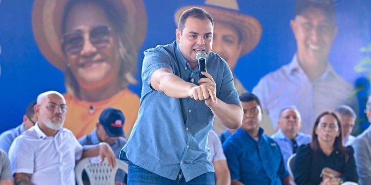 Presidente Roberto Cidade anuncia emendas para o setor primário durante entrega de insumos e implementos agrícolas