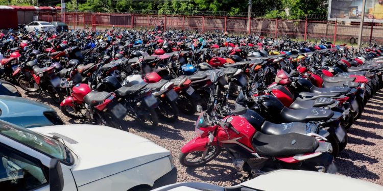 Detran-AM abre mais um leilão de carros e motos em Manaus