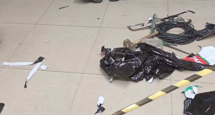 Veja: Fazendo instalação em shopping, trabalhador s0fr3 mal súbit0 e m0rr3 em Manaus