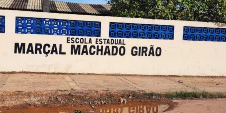 Professor denunciad0 por estupr0 de 22 alunas no Amazonas tinha fetiche por sei0s
