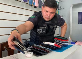 Dono de assistência técnica é pres0 em Manaus com 20 celulares r0ubados 
