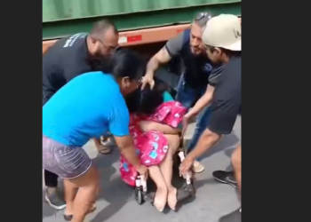 Vídeo: Carreta invad3 casa e jovem cadeirante fica pr3sa debaixo na Zona Norte de Manaus