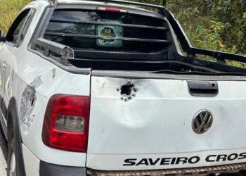 Dono de sítio dispara 8 tir0s de calibre 12 em carro parado na porta dele no Amazonas