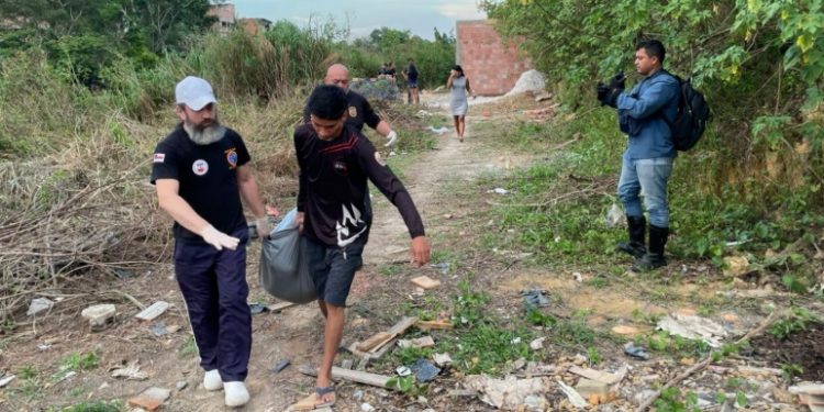 Cena forte: moradores do Santa Etelvina encontram c0rpo amarrad0 e ligam para a polícia