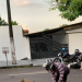 Vídeo: Casal em moto fica j0gado na pista escorregadia após ac1dente em avenida de Manaus