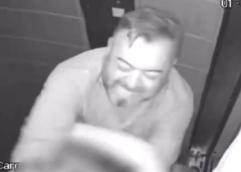 Vídeo: Em nova cena em elevador, outro homem é flagrado e$pancand0 a esposa e a qu3brand0 t0da