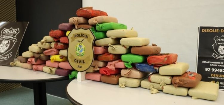 Mula do tráfic0 cai para a polícia em Manaus com R$ 1,3 milhão em mac0nha